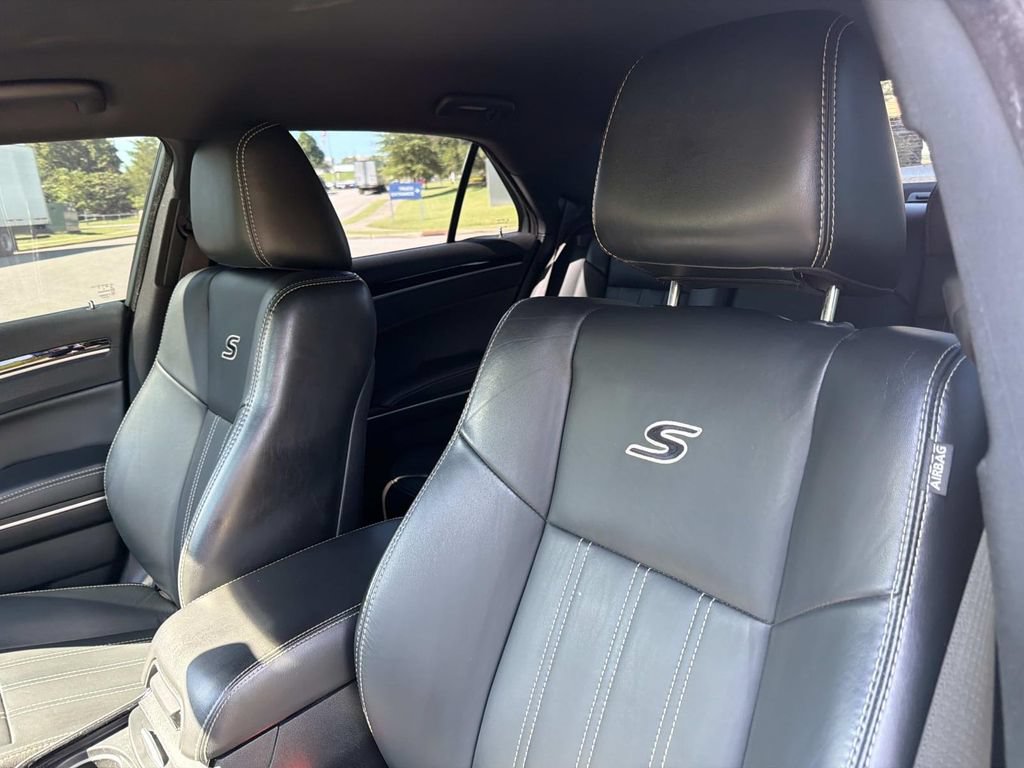Used 2017 Chrysler 300 S RWD image 23