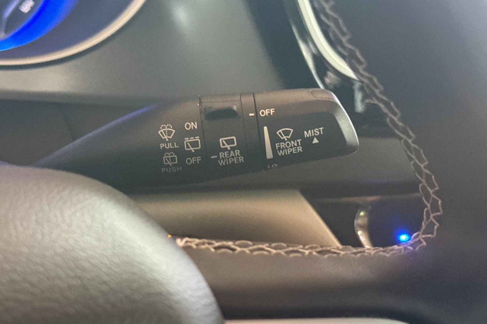 Used 2023 Chrysler Pacifica Touring-L FWD image 33