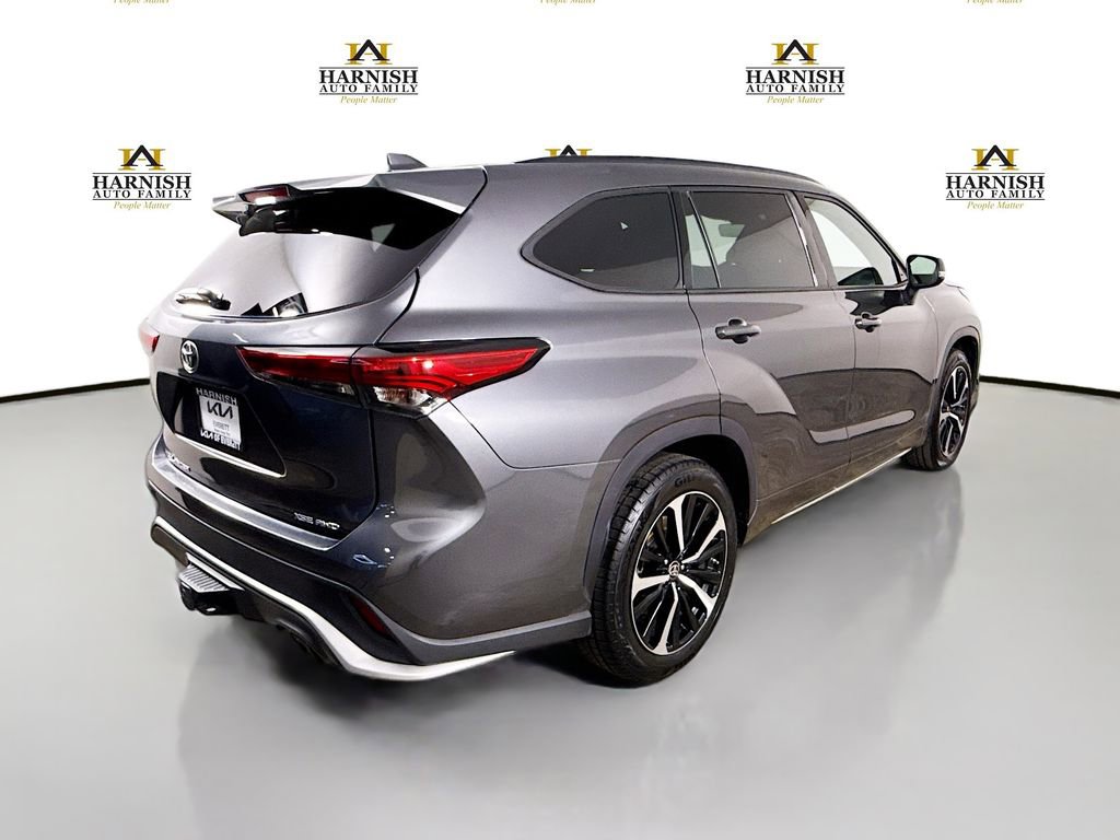 Used 2021 Toyota Highlander XSE AWD/4WD image 7