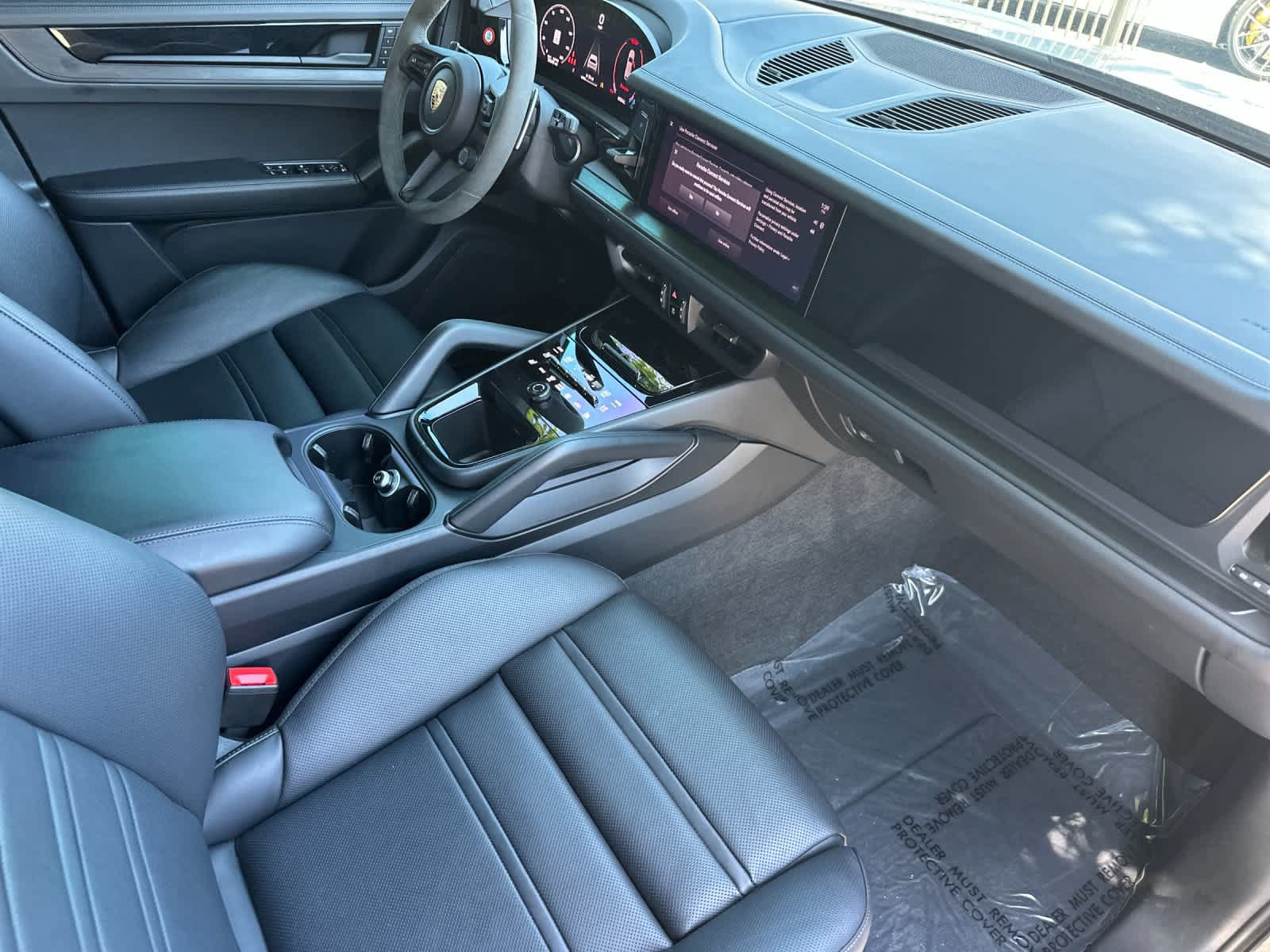Certified 2025 Porsche Cayenne GTS AWD/4WD image 17