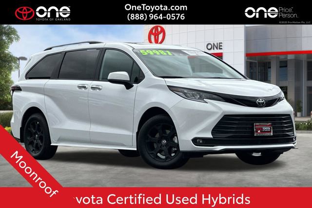 Certified 2026 Toyota Sienna XLE Woodland Edition