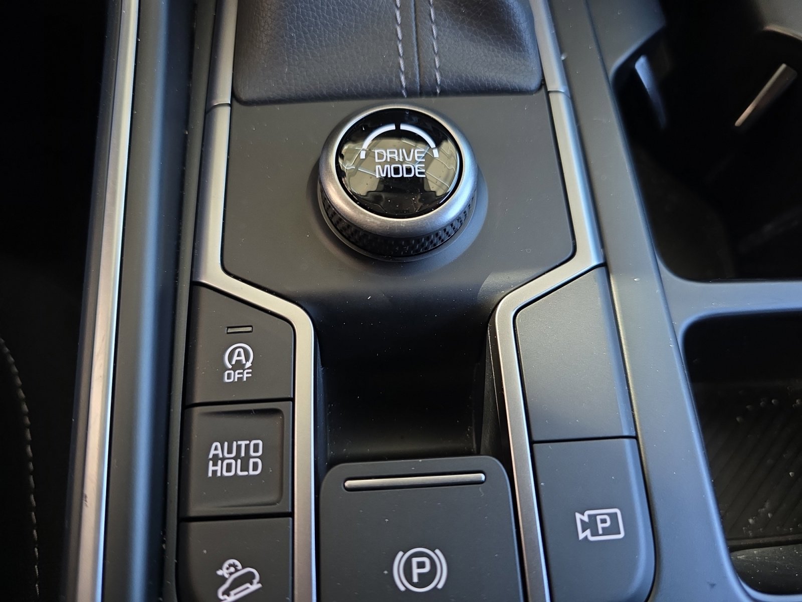 Certified 2025 Kia Sorento LX image 24