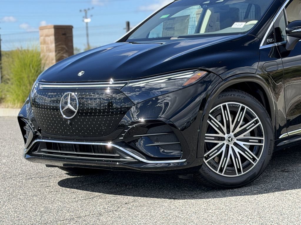 New 2026 Mercedes-Benz EQS 400 4MATIC SUV image 3