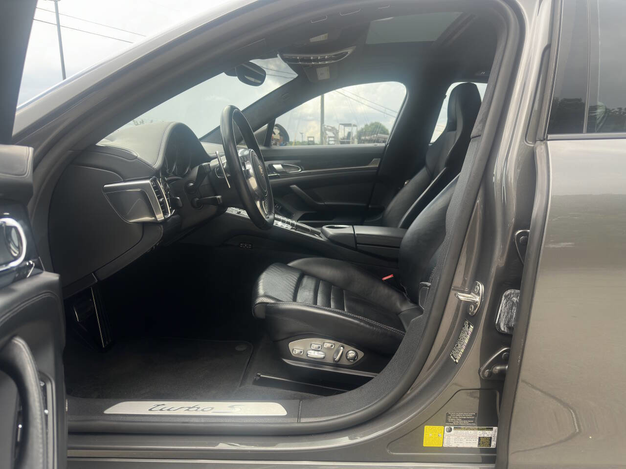Used 2012 Porsche Panamera Turbo S image 4