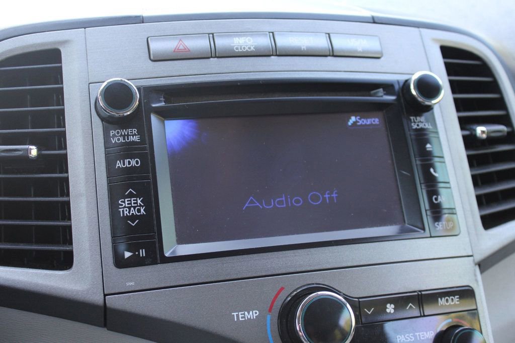 Used 2013 Toyota Venza XLE image 23