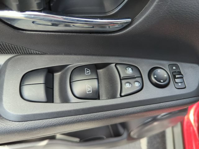 Certified 2023 Nissan Kicks SV FWD image 31