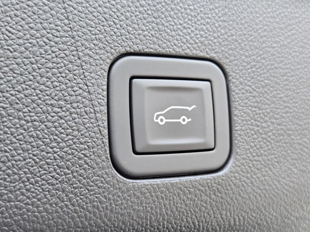 New 2026 Chevrolet Tahoe Premier AWD/4WD image 9