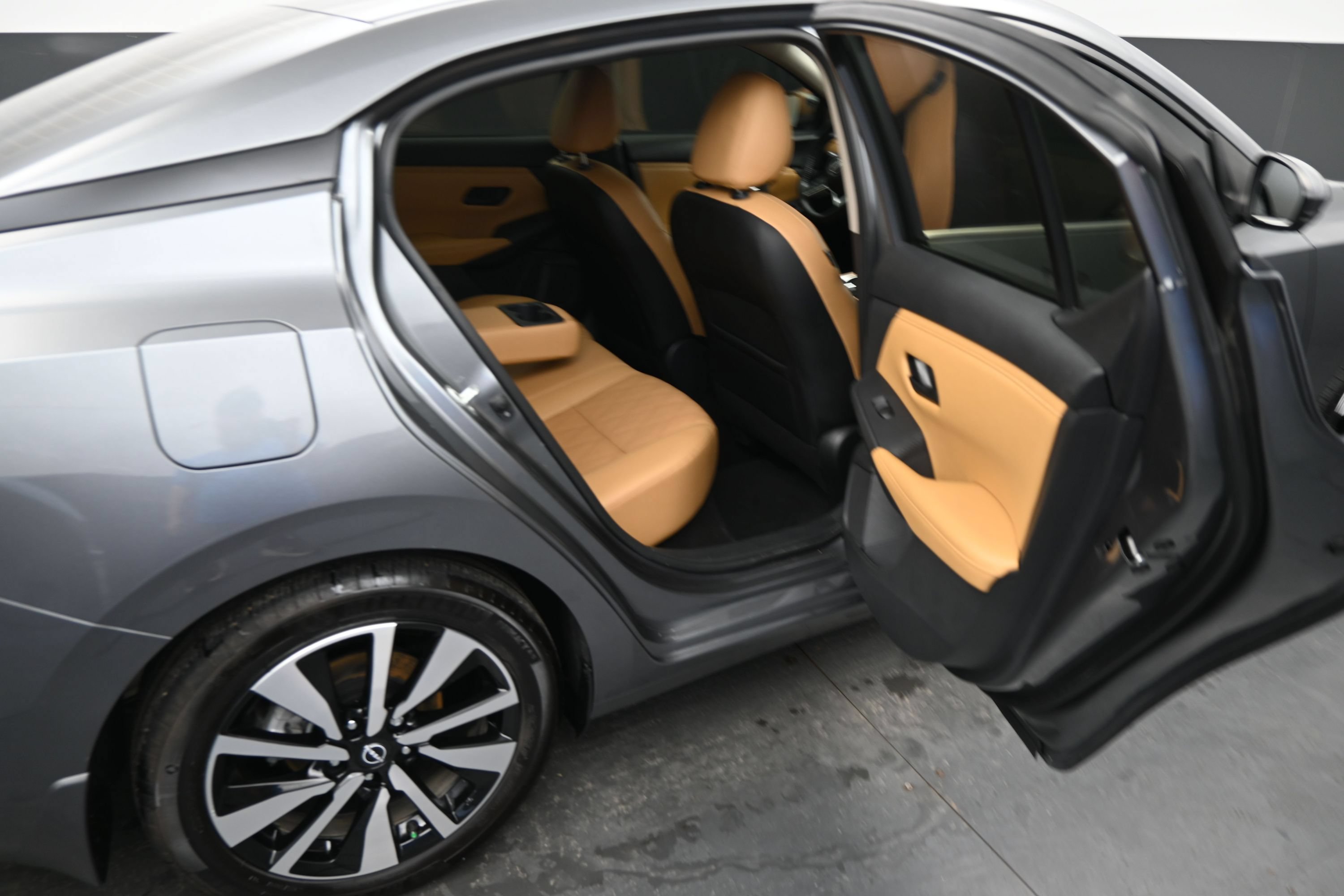 Certified 2024 Nissan Sentra SV w/ SV Premium Package FWD image 10