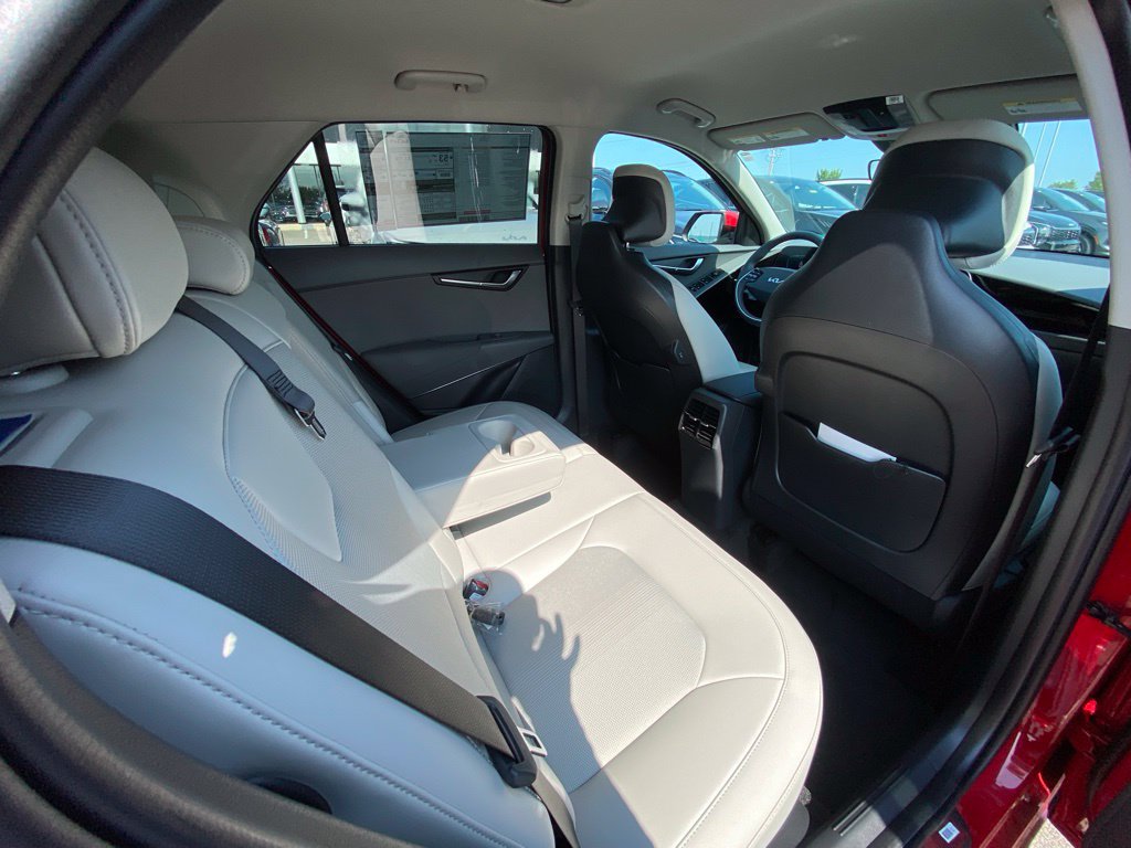 New 2026 Kia Niro EX FWD image 25