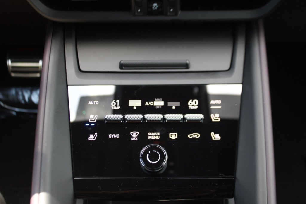 Used 2025 Porsche Macan Electric image 40