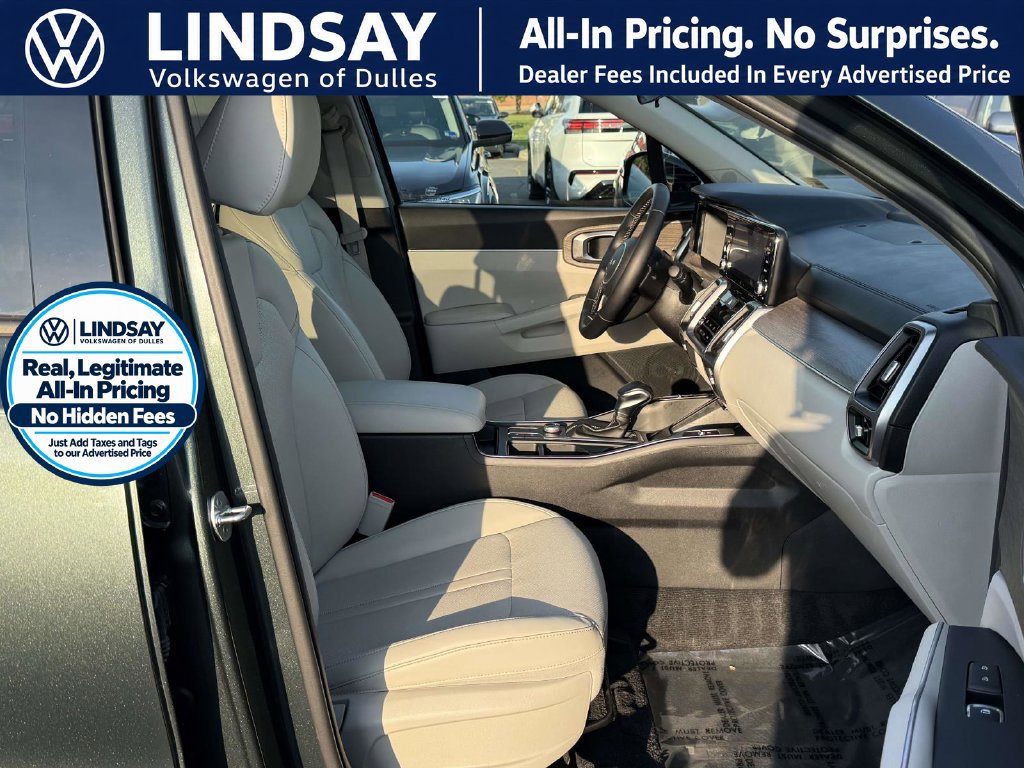 Used 2022 Kia Sorento S w/ Panoramic Sunroof Package AWD/4WD image 13