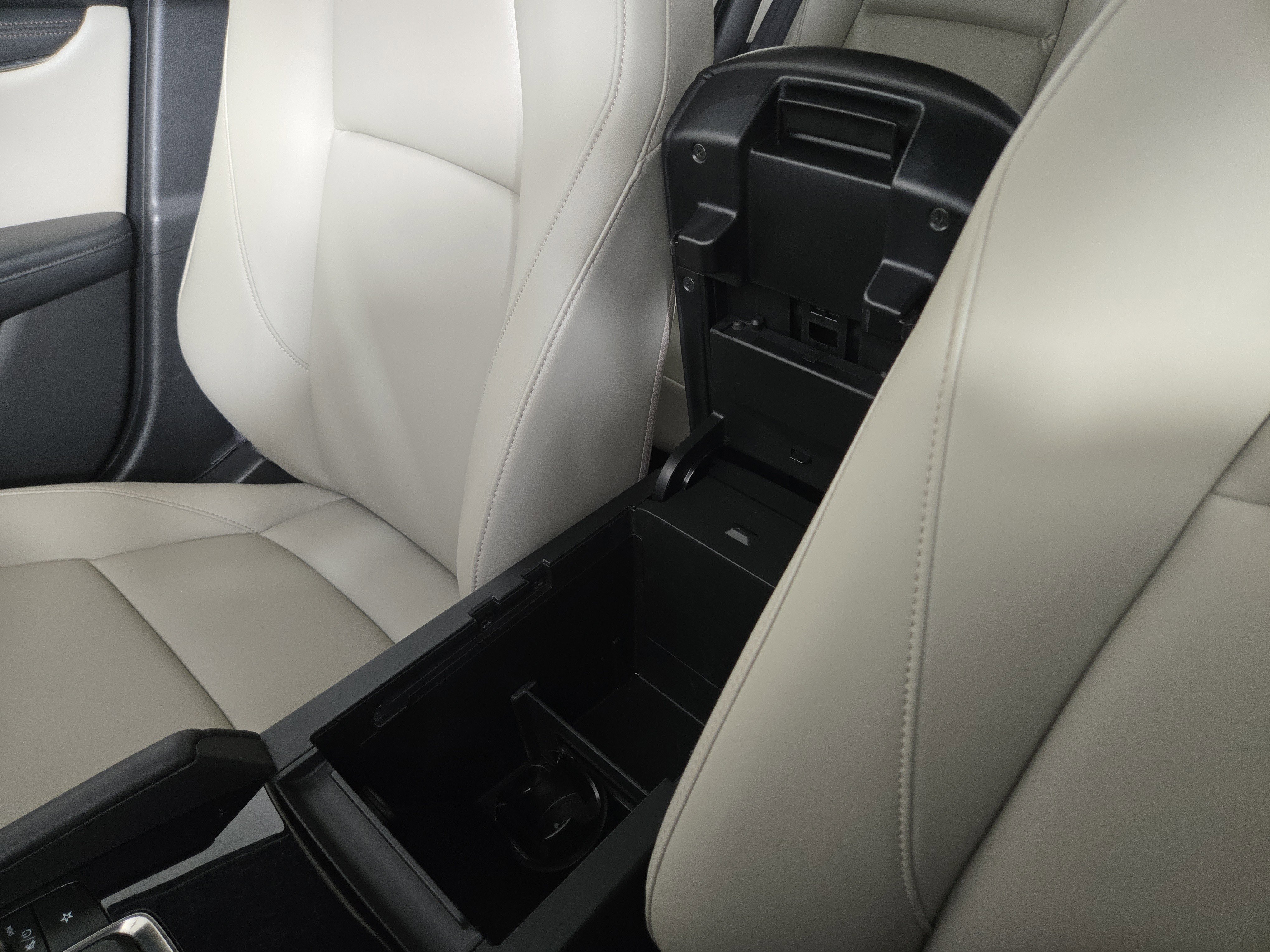 Used 2019 MAZDA MAZDA3 Hatchback w/ Preferred Package image 29