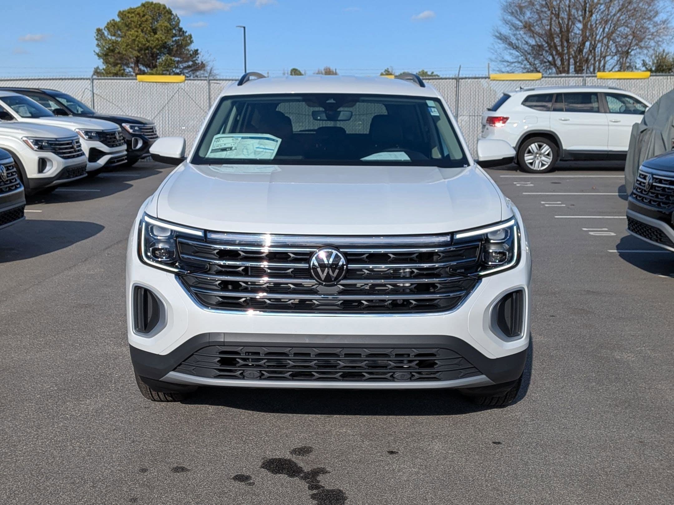 New 2026 Volkswagen Atlas SE image 8