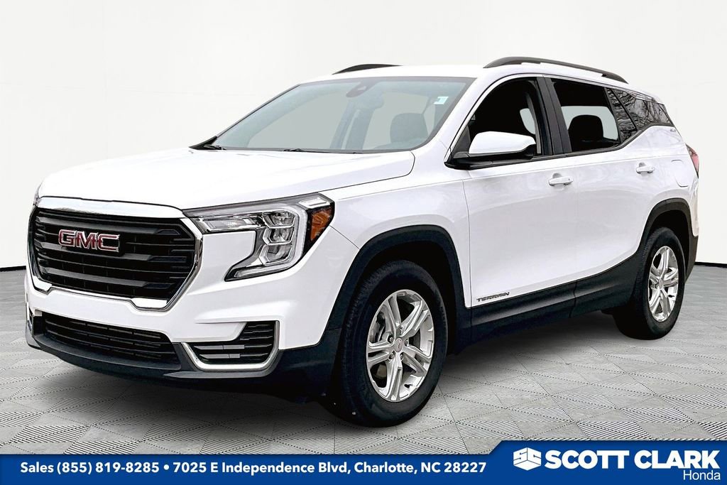 Used 2023 GMC Terrain SLE w/ Driver Convenience Package image 3