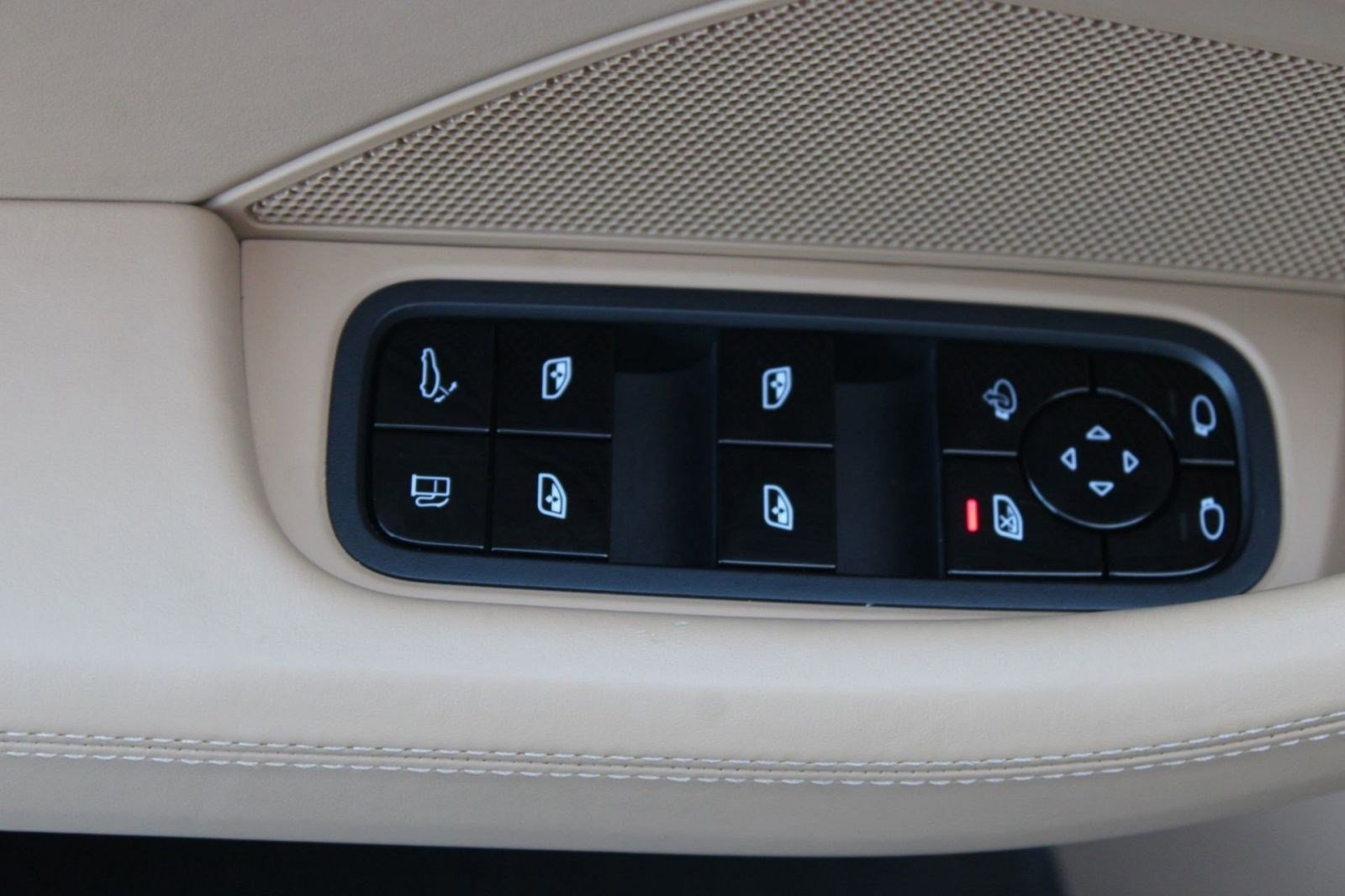 Used 2019 Porsche Panamera 4 image 23