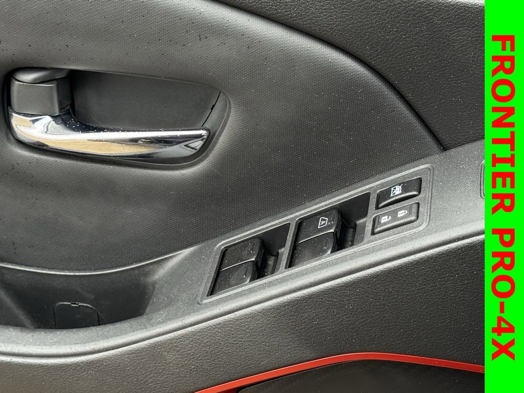 Used 2022 Nissan Frontier PRO-4X w/ Technology Package image 23