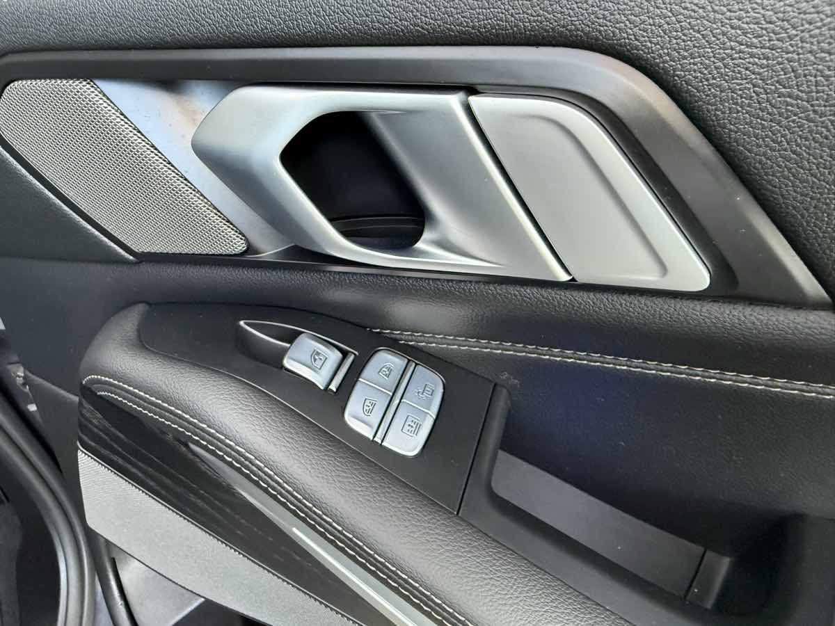 Used 2019 BMW X7 xDrive50i w/ Premium Package image 18