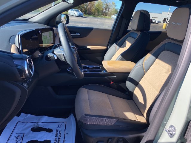 Certified 2025 Chevrolet Equinox ACTIV w/ Safety and Technology Package AWD/4WD image 17