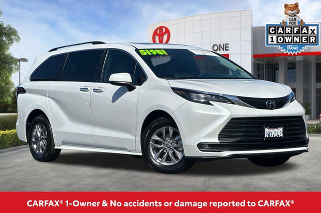 Certified 2026 Toyota Sienna XLE FWD image 2