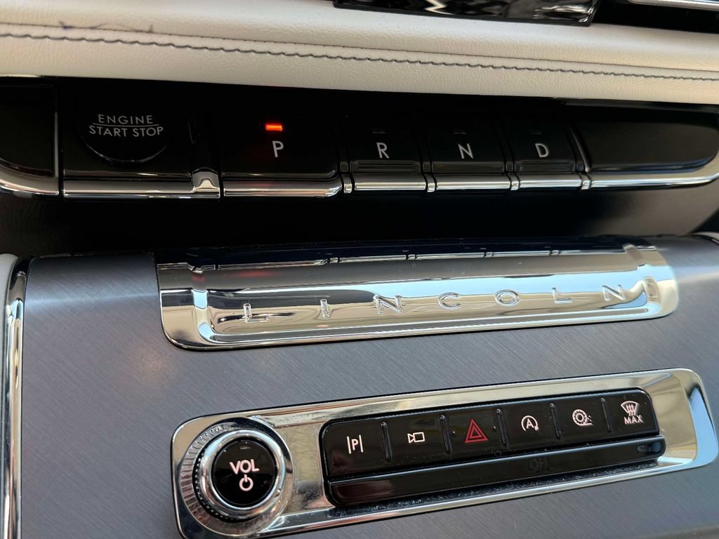 Used 2026 Lincoln Aviator AWD image 26