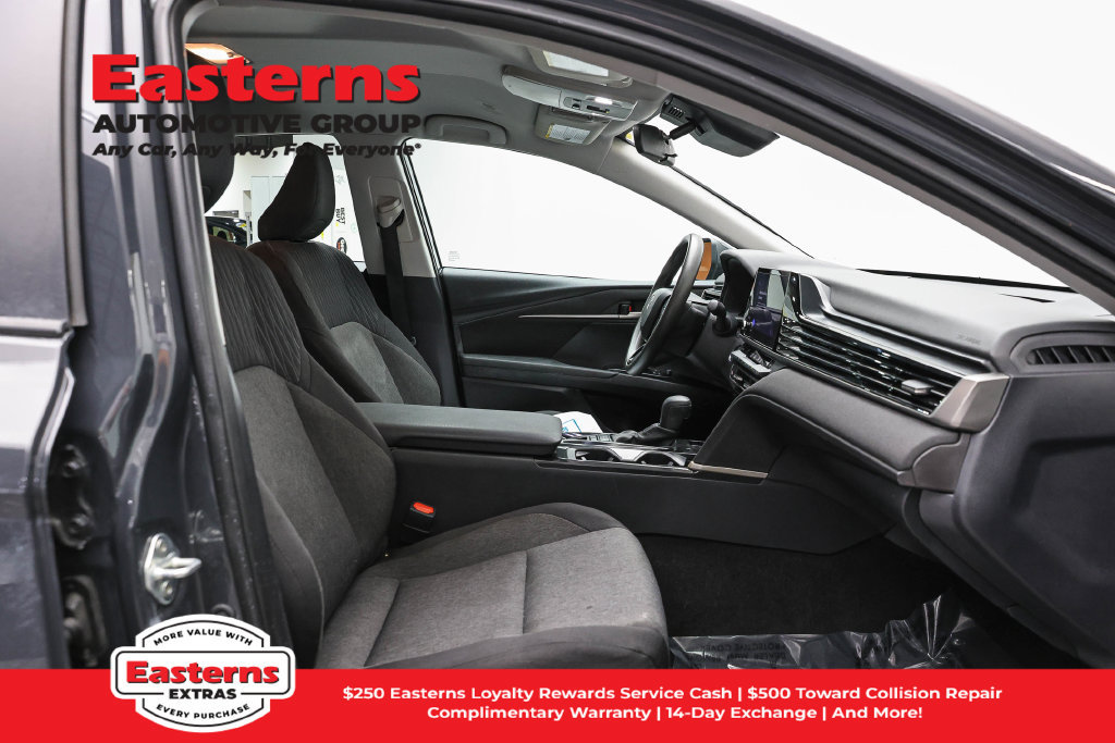 Used 2025 Toyota Camry LE FWD image 24