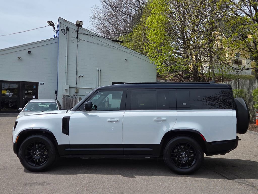 Used 2023 Land Rover Defender 130 X-Dynamic SE AWD/4WD image 3