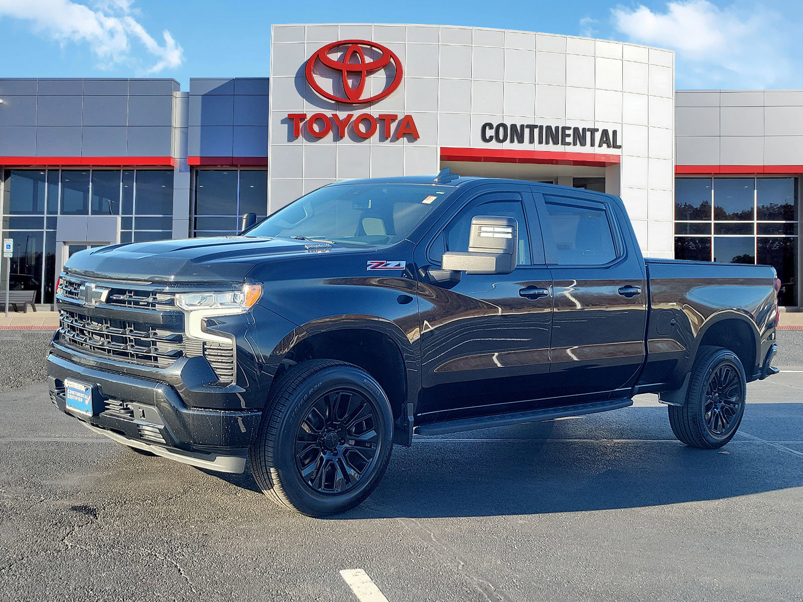 Used 2023 Chevrolet Silverado 1500 RST image 3