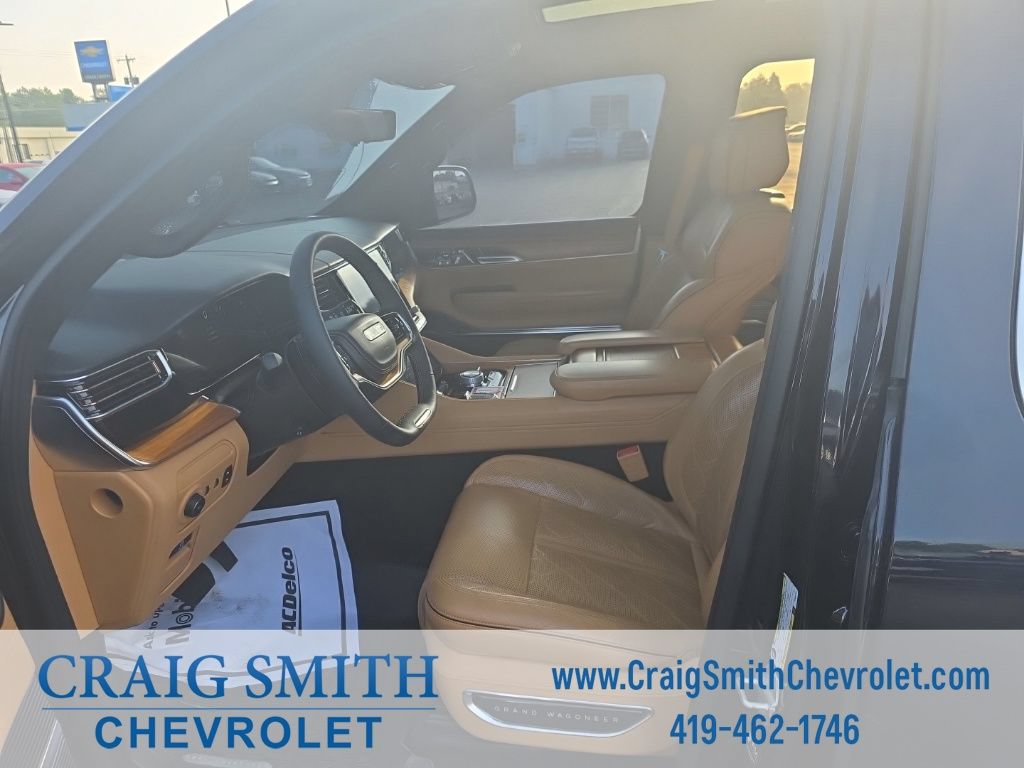 Used 2023 Jeep Grand Wagoneer Series III AWD/4WD image 11