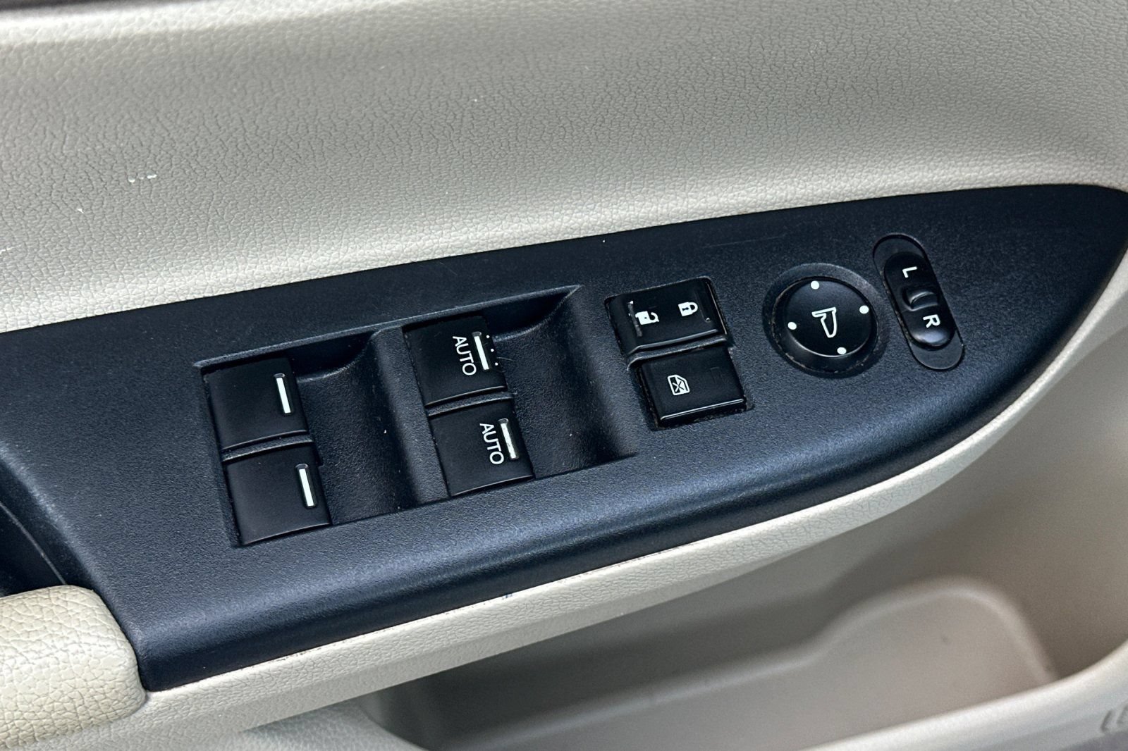 Used 2016 Honda Accord Touring image 12