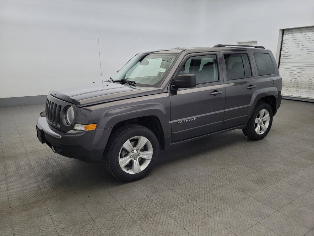 Used 2017 Jeep Patriot Latitude image 2