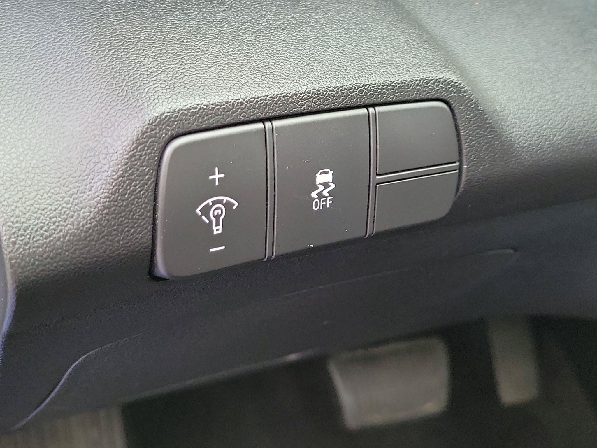 Used 2025 Hyundai Elantra SEL FWD image 9