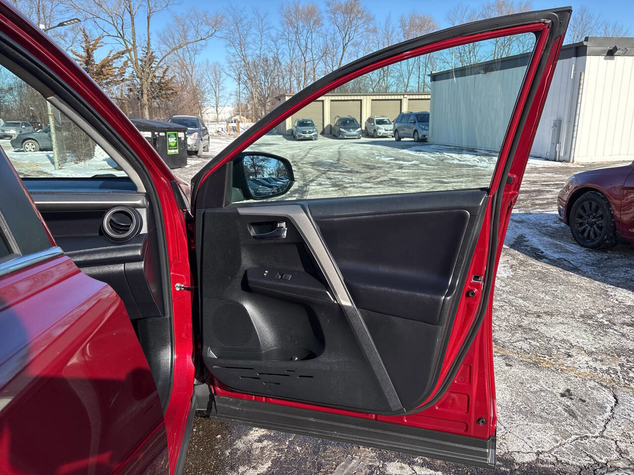 Used 2018 Toyota RAV4 XLE w/ Plus Extra Value Package AWD/4WD image 28