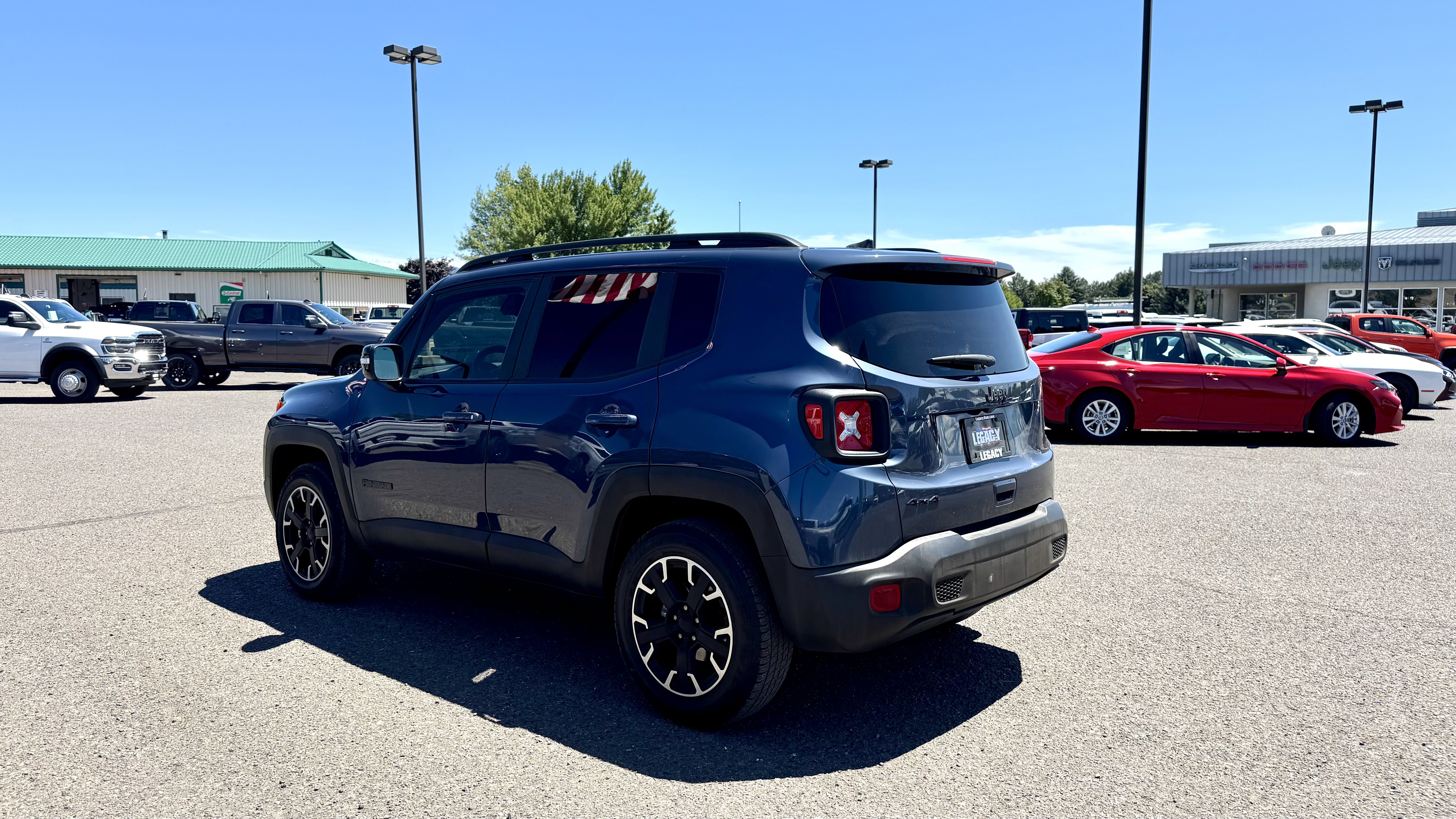 Used 2023 Jeep Renegade Latitude AWD/4WD image 9