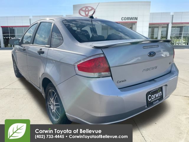 Used 2010 Ford Focus SE FWD image 3