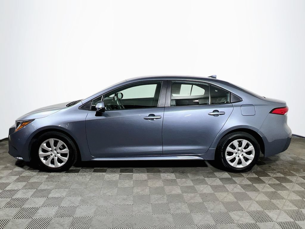 Certified 2025 Toyota Corolla LE FWD image 4