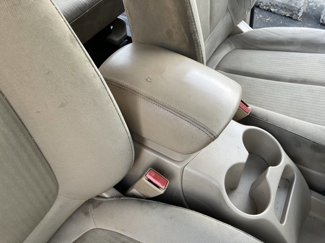 Used 2009 Kia Rondo LX image 27