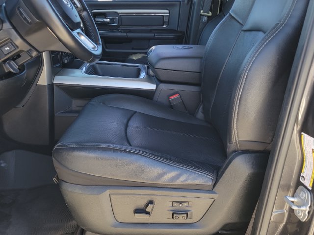 Used 2018 RAM 3500 Laramie w/ Sport Appearance Group AWD/4WD image 6