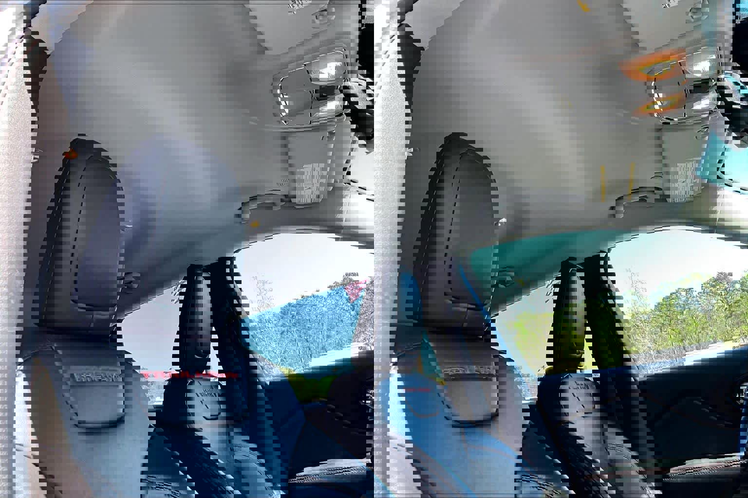 Used 2020 Jeep Cherokee Trailhawk w/ Cold Weather Group image 14