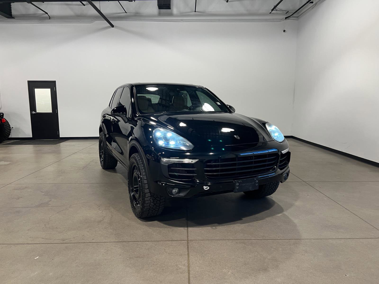 Used 2016 Porsche Cayenne S AWD/4WD image 1
