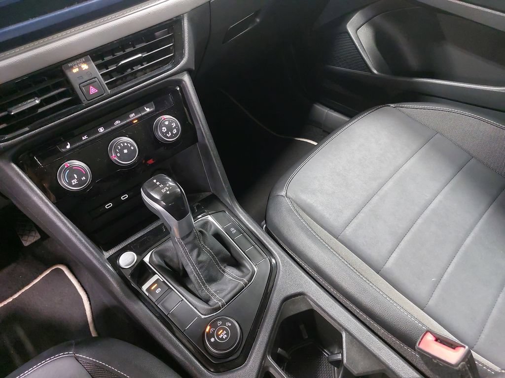 Used 2023 Volkswagen Taos SE w/ Panoramic Sunroof Package AWD/4WD image 25