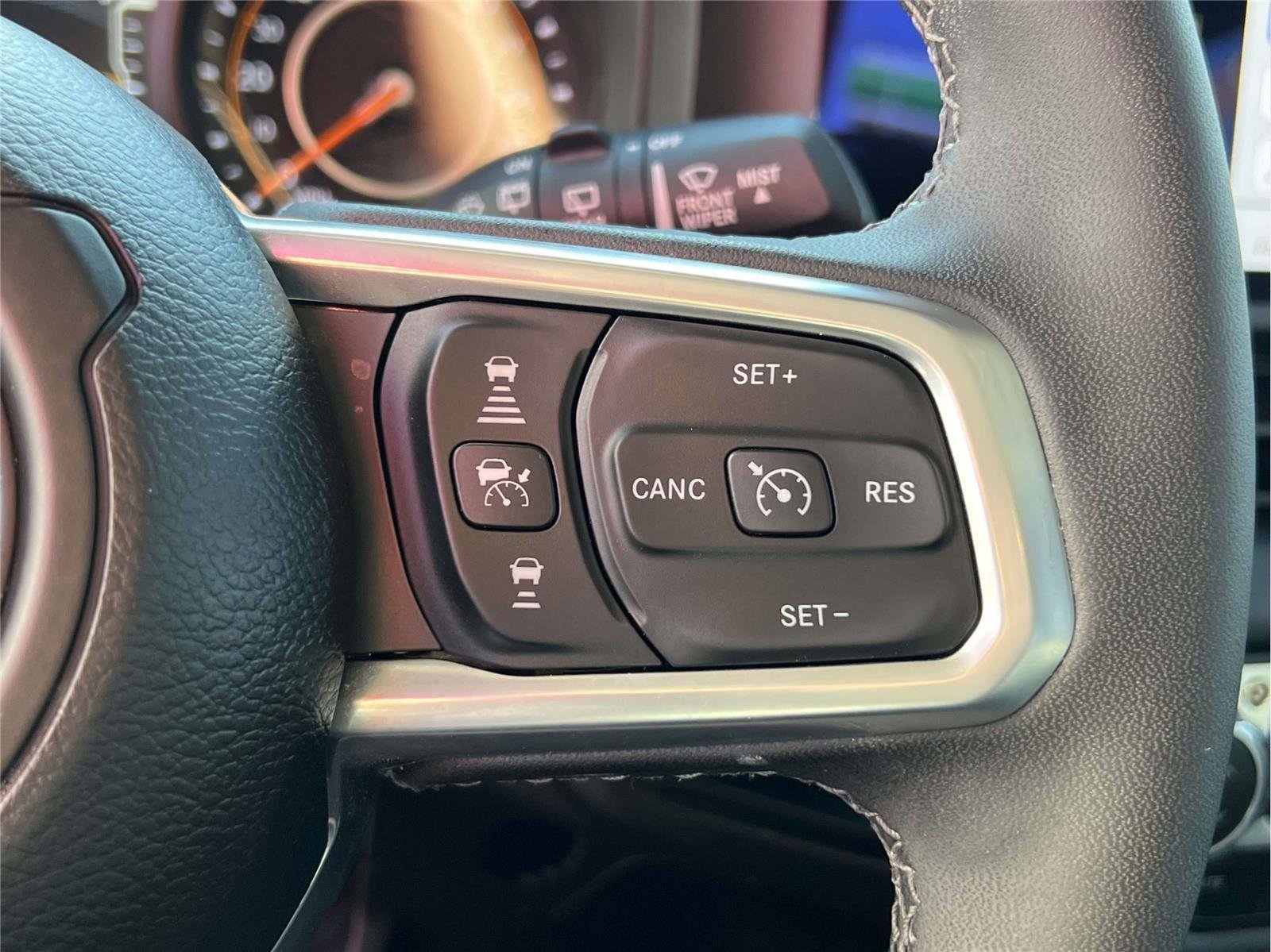 Used 2025 Jeep Wrangler Sahara image 22