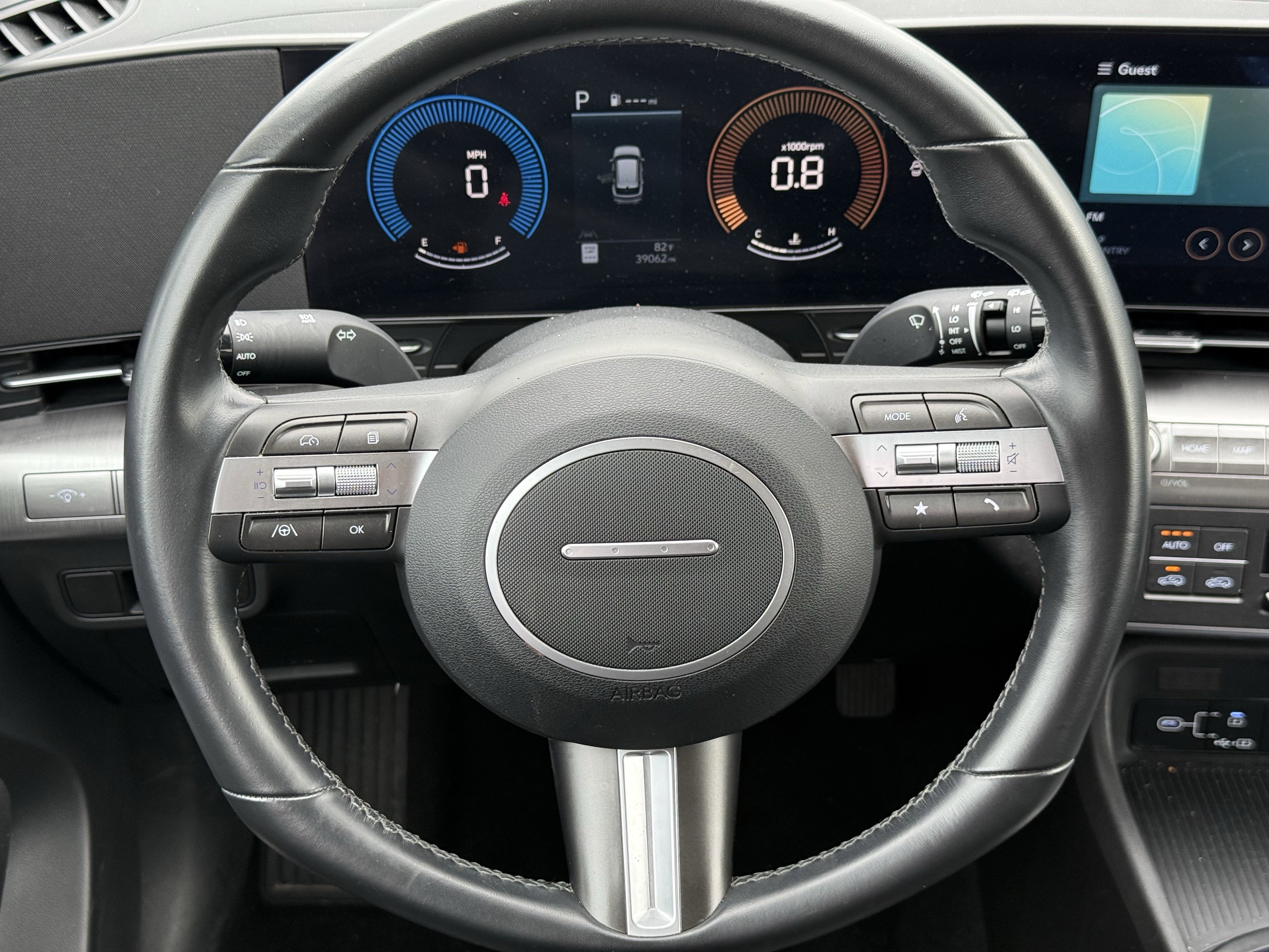 Used 2025 Hyundai Kona SEL AWD/4WD image 15
