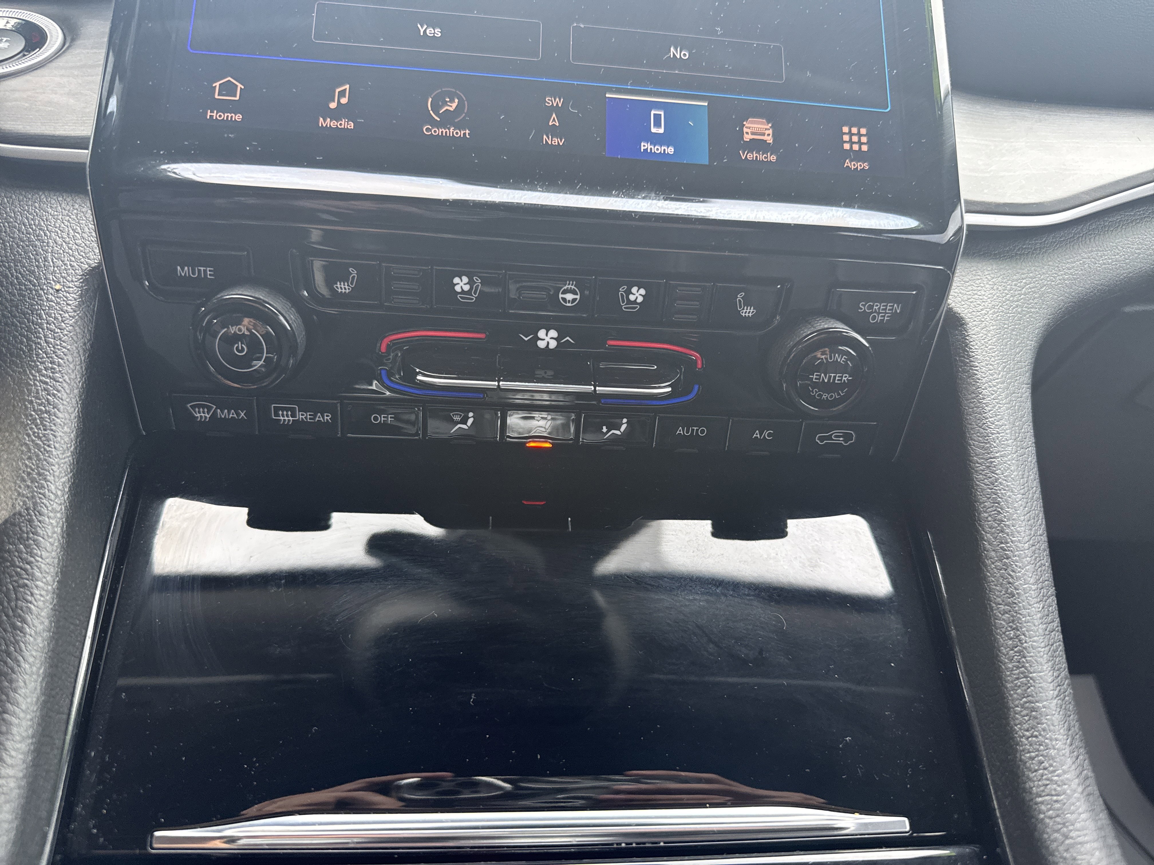 Used 2023 Jeep Grand Cherokee L Limited w/ Luxury Tech Group II image 25