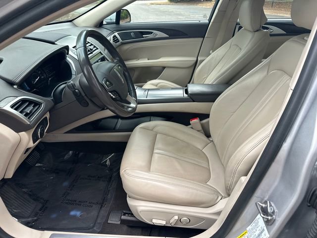 Used 2019 Lincoln MKZ Reserve FWD image 11