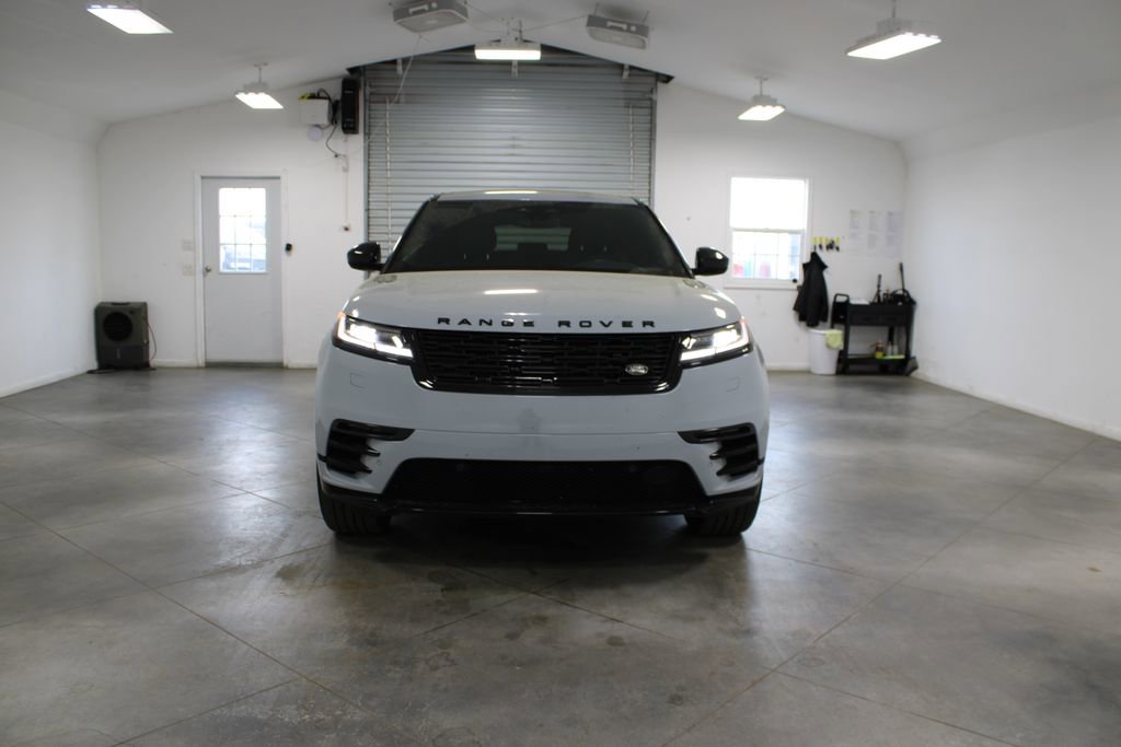 Used 2025 Land Rover Range Rover Velar Dynamic SE image 3