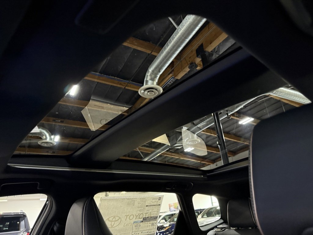 New 2025 Toyota Crown Signia image 15