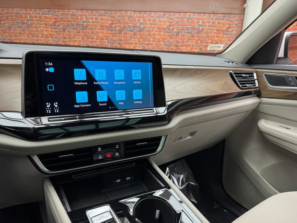 Used 2024 Volkswagen Atlas SE w/ Panoramic Sunroof Package image 18