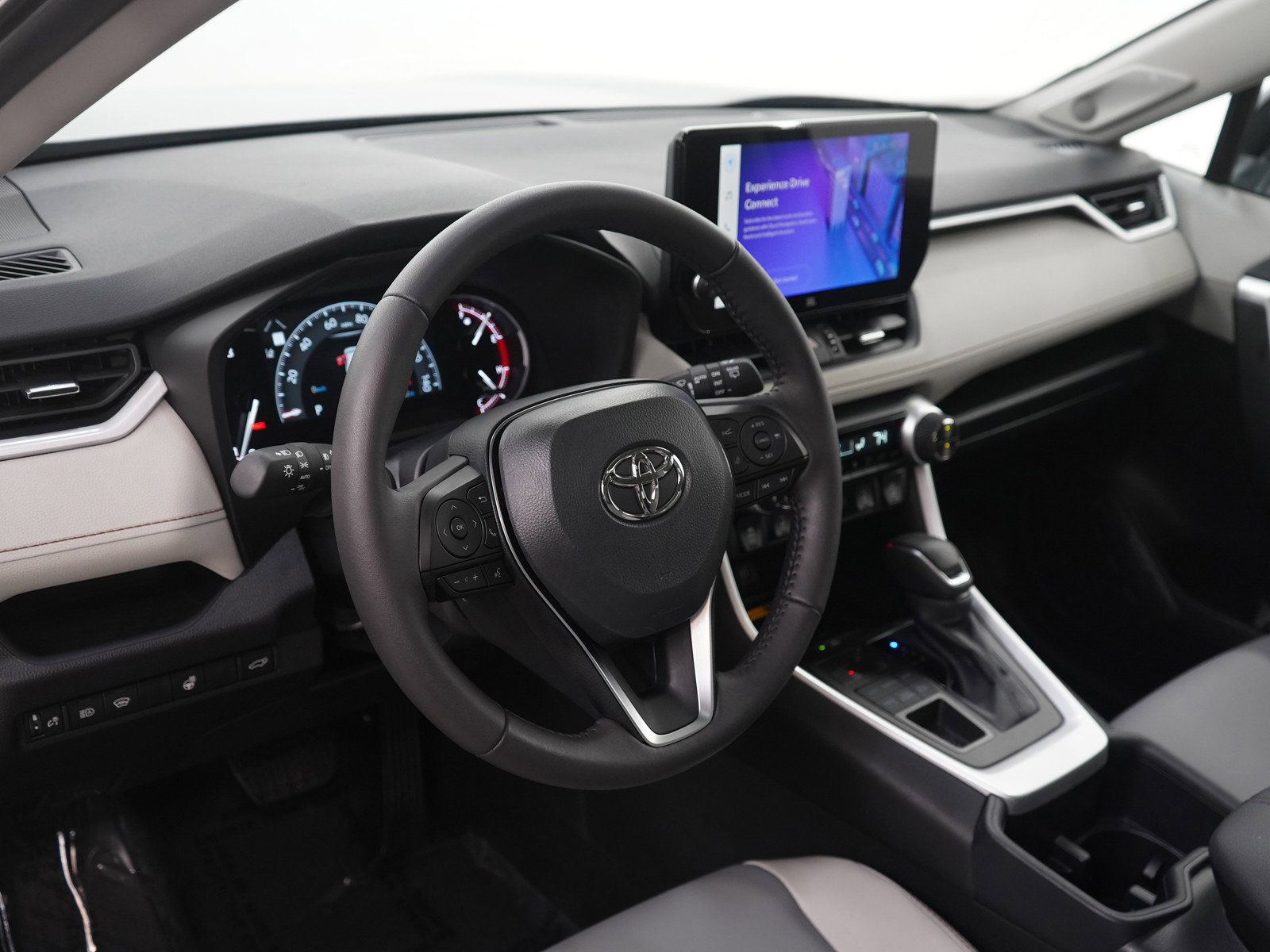 Used 2025 Toyota RAV4 XLE Premium w/ Weather Package AWD/4WD image 21