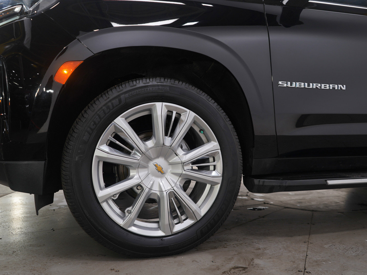 Used 2021 Chevrolet Suburban High Country image 33