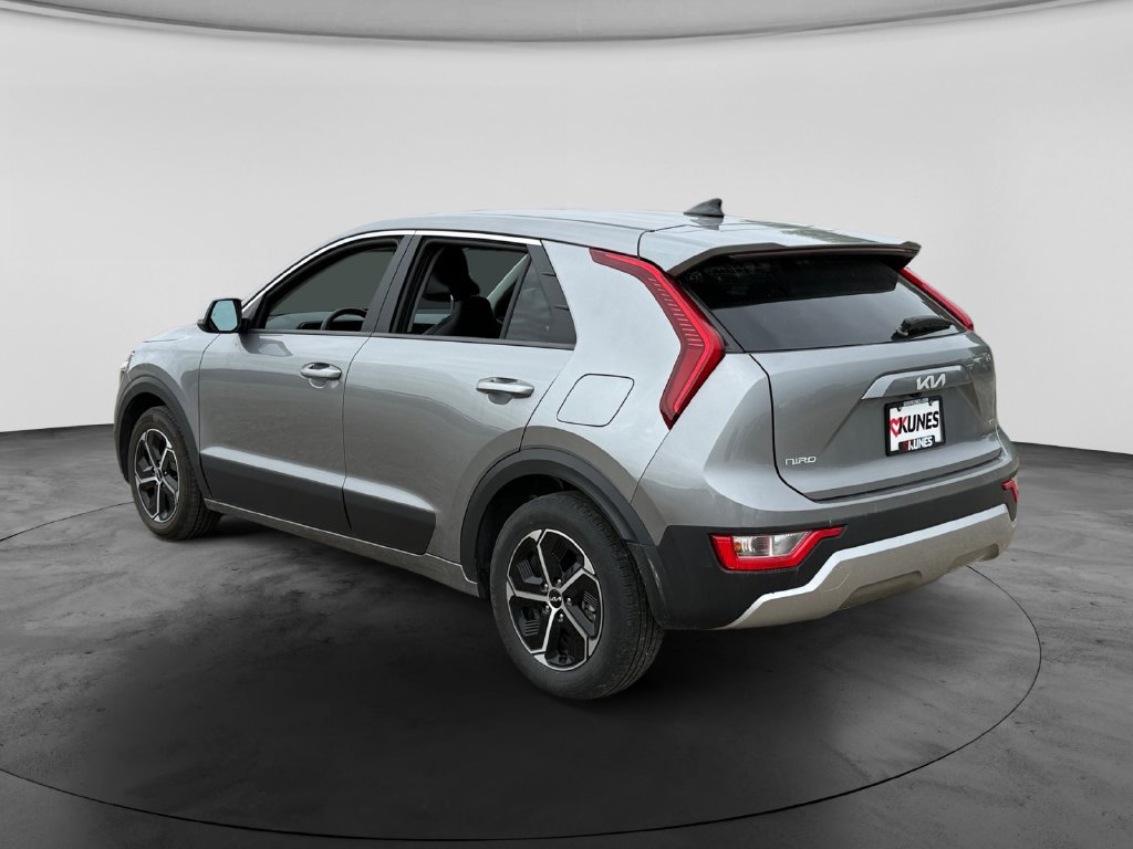 Used 2025 Kia Niro LX FWD image 7